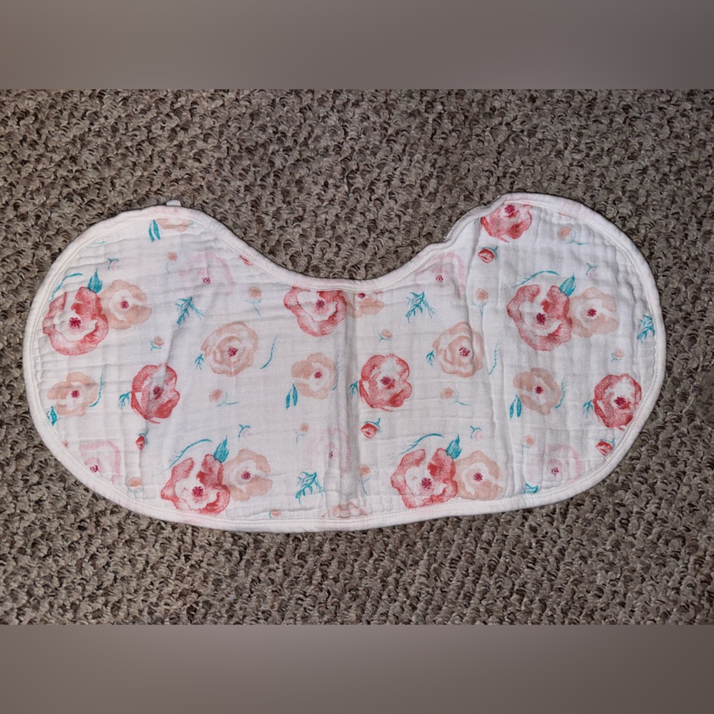 Aden and Anais Muslin Burpy Bib. Full Bloom and Roses - Picture 3 of 4
